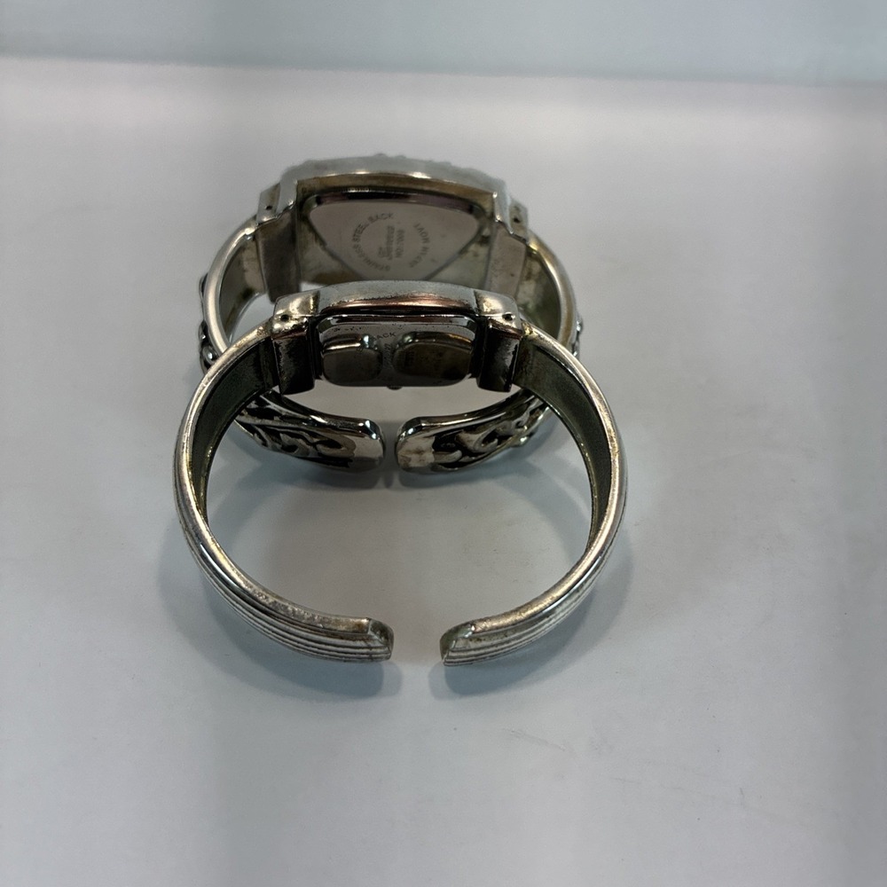 2 Watch Lot Geneva Platinum Silver Toned Bracelets Triangular Rectangle Shaped - Picture 3 of 16